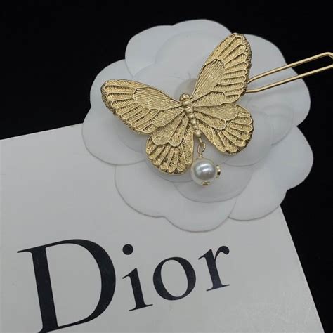 dior hair pin.